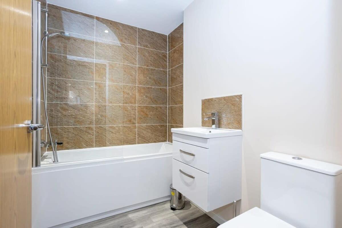 Lovely 1 Bedroom Apartment In Manchester Exterior photo